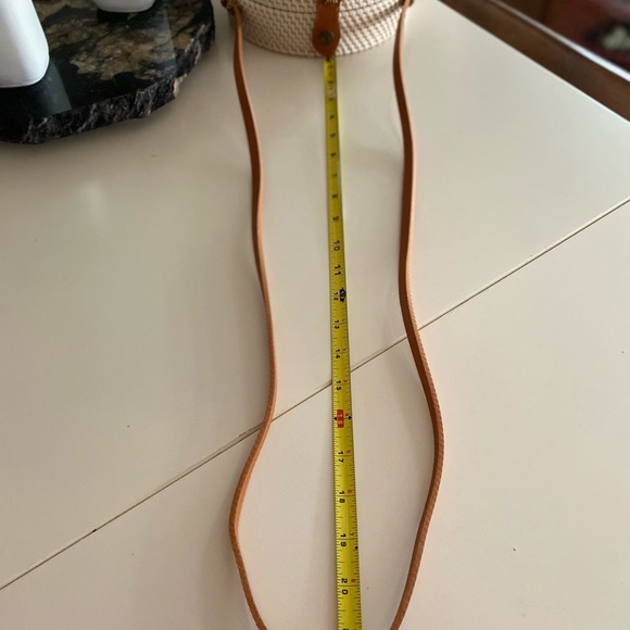 Cute Round Tan Woven Straw Crossover Purse. - Picture 12 of 16